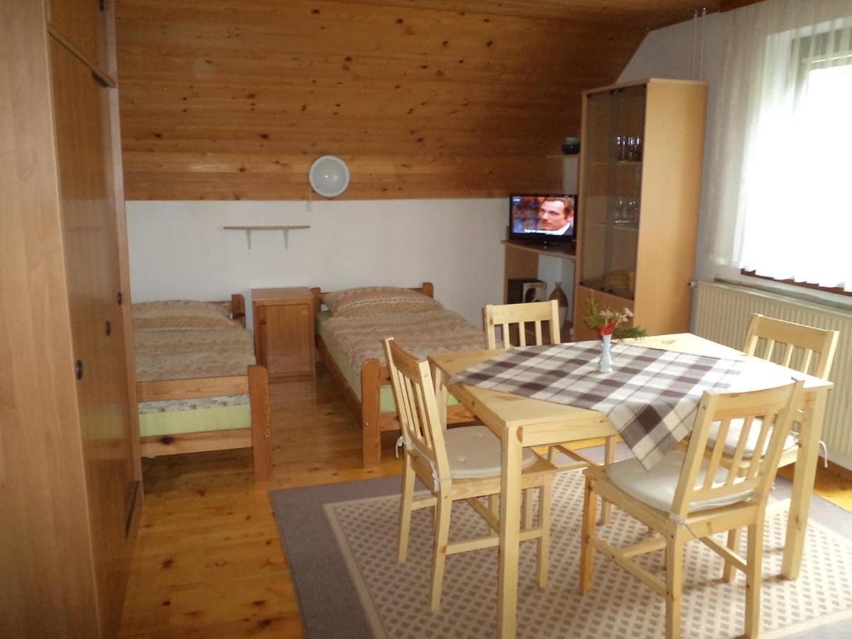 Apartamento Apartma Podlogar Golica Triglav Jesenice Exterior foto